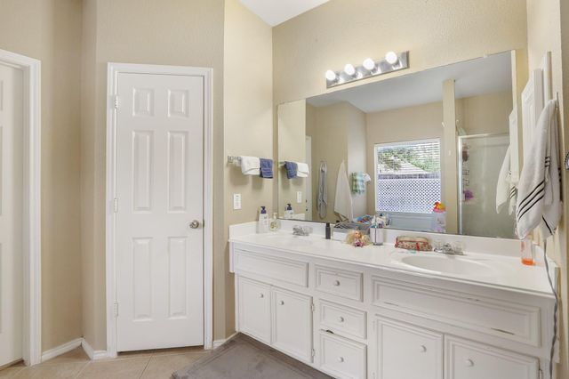 17611 Haywood Oaks Drive, Houston, TX 77095