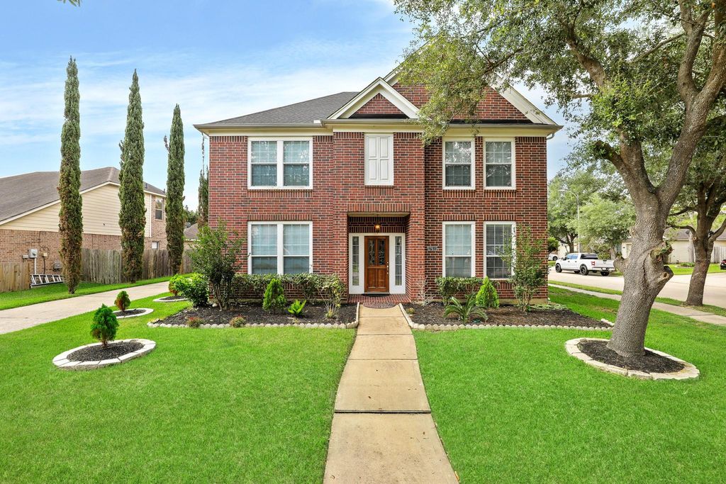 17611 Haywood Oaks Drive, Houston, TX 77095