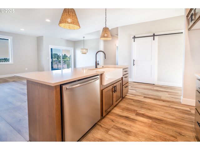 1231 THUNDERBIRD Ave S, Salem, OR 97306