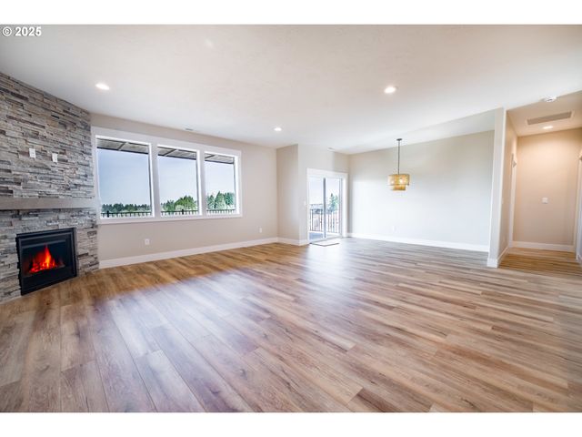 1231 THUNDERBIRD Ave S, Salem, OR 97306