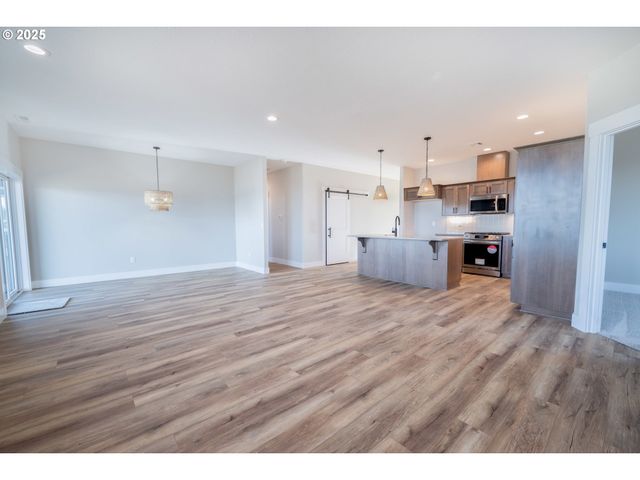 1231 THUNDERBIRD Ave S, Salem, OR 97306