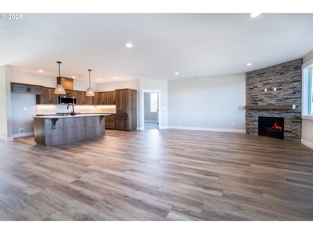 1231 THUNDERBIRD Ave S, Salem, OR 97306