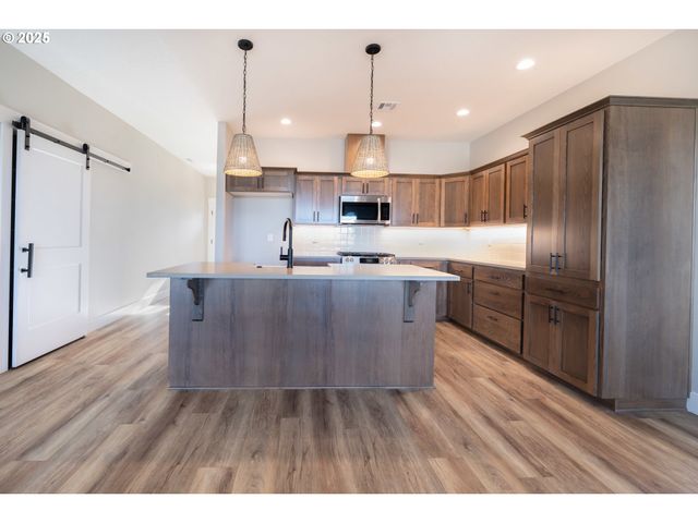 1231 THUNDERBIRD Ave S, Salem, OR 97306