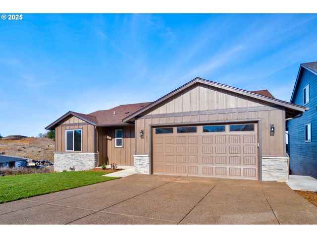 1231 THUNDERBIRD Ave S, Salem, OR 97306