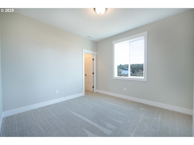 1231 THUNDERBIRD Ave S, Salem, OR 97306