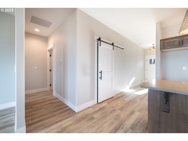 1231 THUNDERBIRD Ave S, Salem, OR 97306