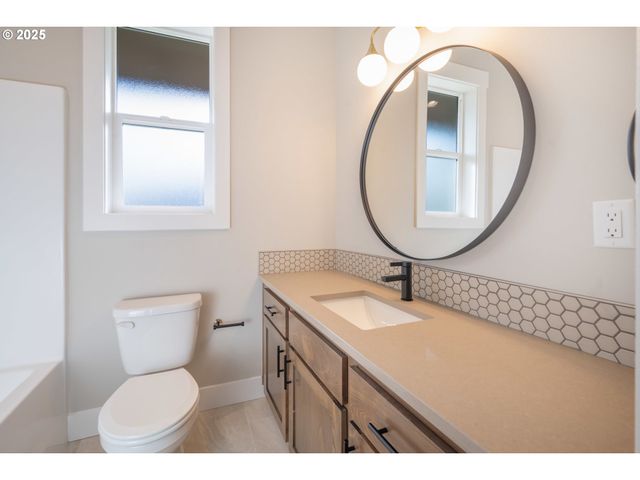 1231 THUNDERBIRD Ave S, Salem, OR 97306