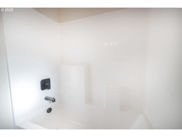 1231 THUNDERBIRD Ave S, Salem, OR 97306