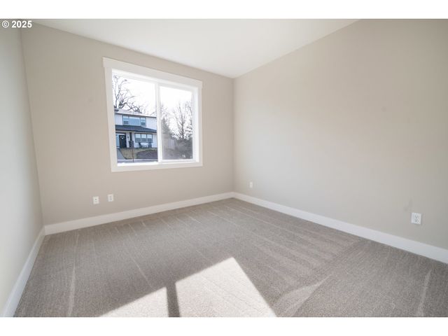 1231 THUNDERBIRD Ave S, Salem, OR 97306