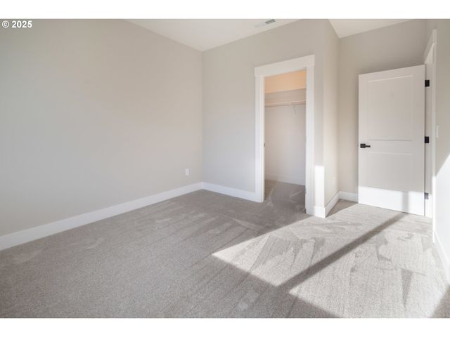 1231 THUNDERBIRD Ave S, Salem, OR 97306