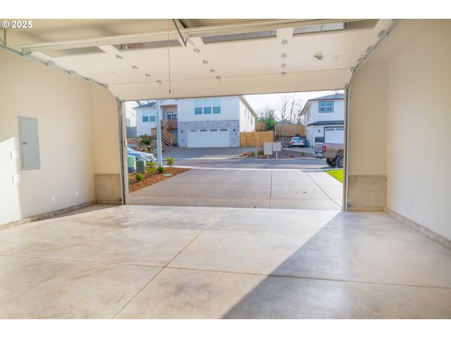 1231 THUNDERBIRD Ave S, Salem, OR 97306