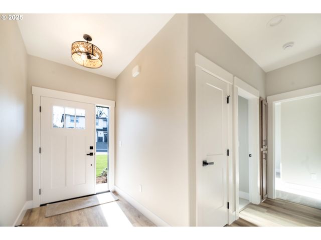 1231 THUNDERBIRD Ave S, Salem, OR 97306