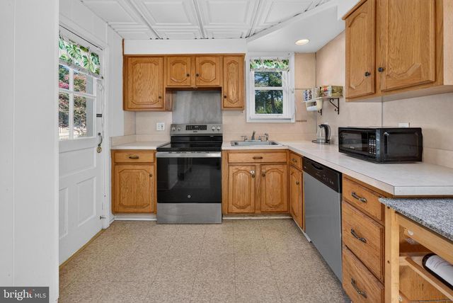 128 E KNIGHT AVE, Collingswood, NJ 08108