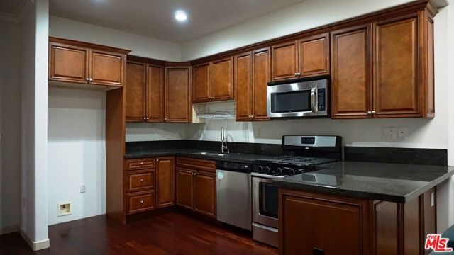 1037 S Fedora Street 104, Los Angeles, CA 90006