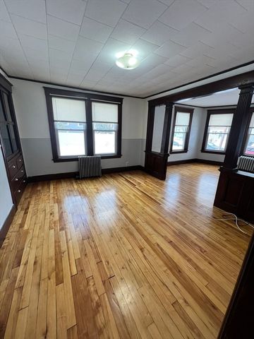 52 Lincoln St 1, North Andover, MA 01845