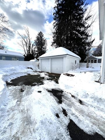 52 Lincoln St 1, North Andover, MA 01845