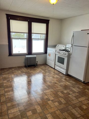 52 Lincoln St 1, North Andover, MA 01845