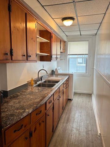 52 Lincoln St 1, North Andover, MA 01845