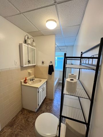 52 Lincoln St 1, North Andover, MA 01845