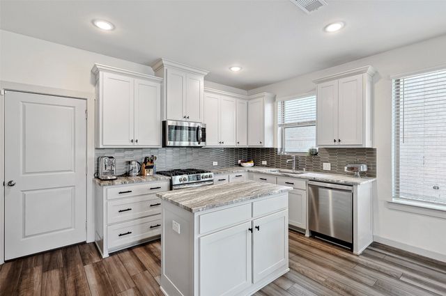213 Mcconathy Way, Flower Mound, TX 75028