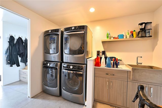 7 Camino Don Patron, Santa Fe, NM 87506