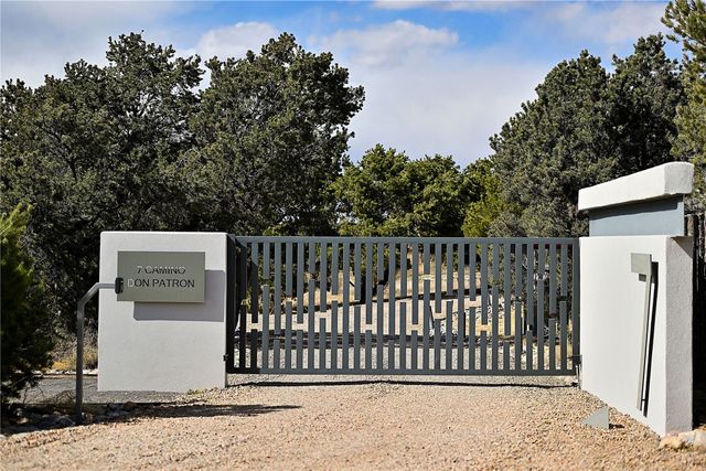 7 Camino Don Patron, Santa Fe, NM 87506
