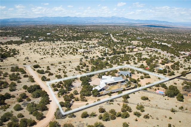 7 Camino Don Patron, Santa Fe, NM 87506