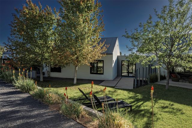 7 Camino Don Patron, Santa Fe, NM 87506