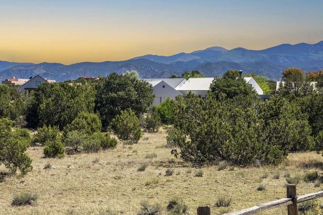 7 Camino Don Patron, Santa Fe, NM 87506