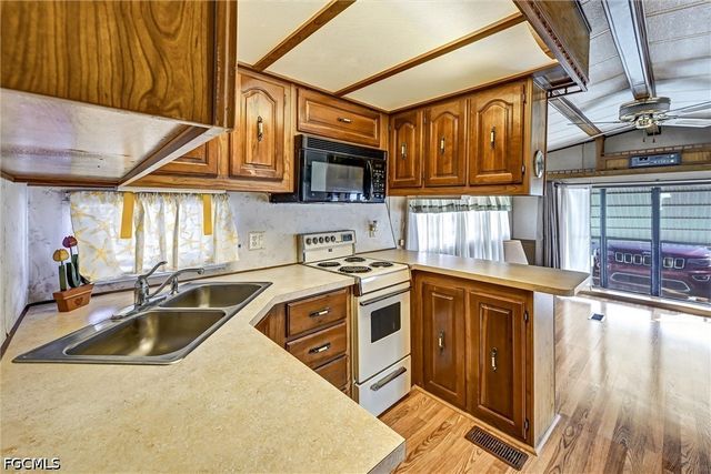 20124 Plum Tree LN, Estero, FL 33928