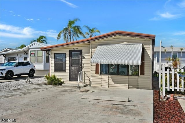 20124 Plum Tree LN, Estero, FL 33928