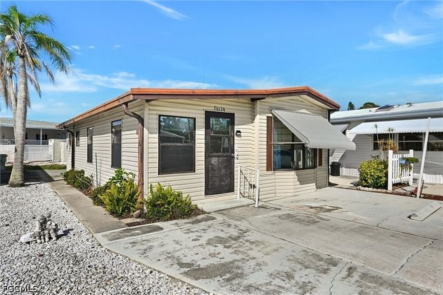 20124 Plum Tree LN, Estero, FL 33928
