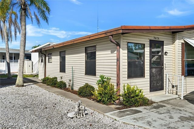 20124 Plum Tree LN, Estero, FL 33928
