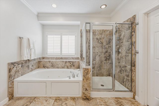 427 N Gate Stone, Houston, TX 77007