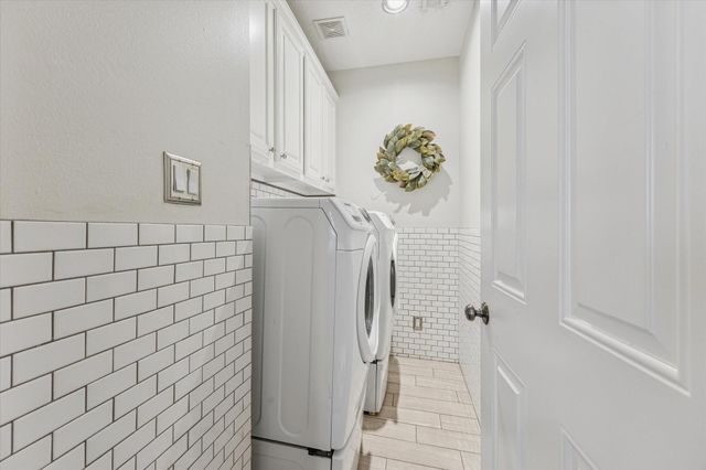 427 N Gate Stone, Houston, TX 77007