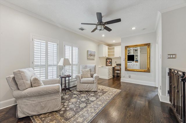 427 N Gate Stone, Houston, TX 77007