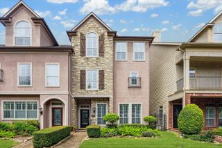 427 N Gate Stone, Houston, TX 77007