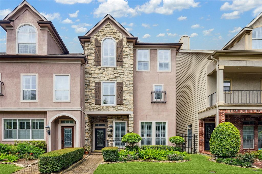 427 N Gate Stone, Houston, TX 77007