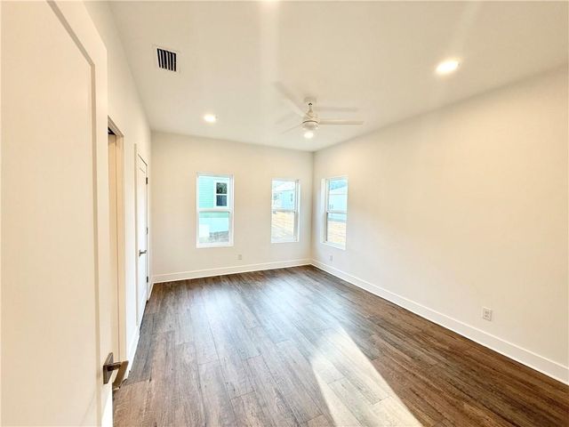 869 Edwards Street, Mobile, AL 36610