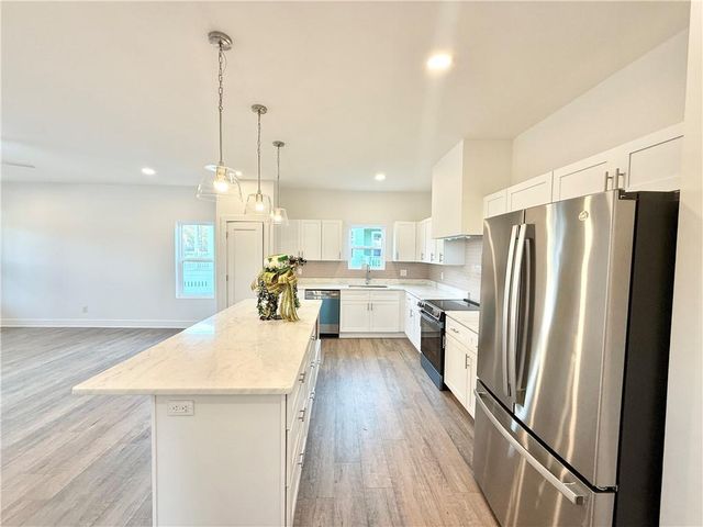 869 Edwards Street, Mobile, AL 36610