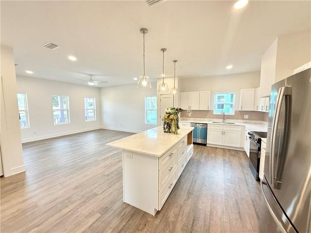 869 Edwards Street, Mobile, AL 36610