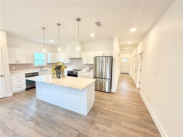 869 Edwards Street, Mobile, AL 36610