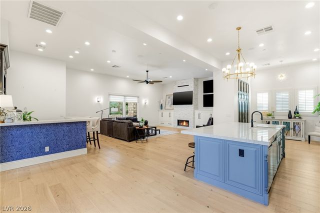 25 Pebble Dunes Court, Las Vegas, NV 89141