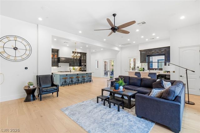 25 Pebble Dunes Court, Las Vegas, NV 89141