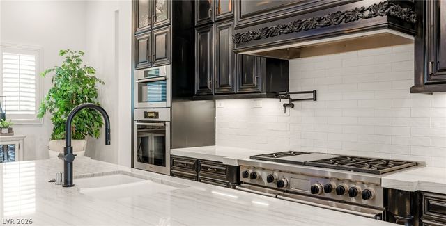 25 Pebble Dunes Court, Las Vegas, NV 89141
