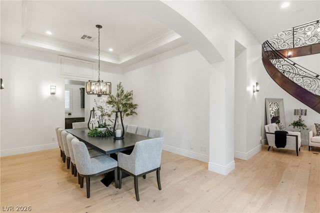 25 Pebble Dunes Court, Las Vegas, NV 89141