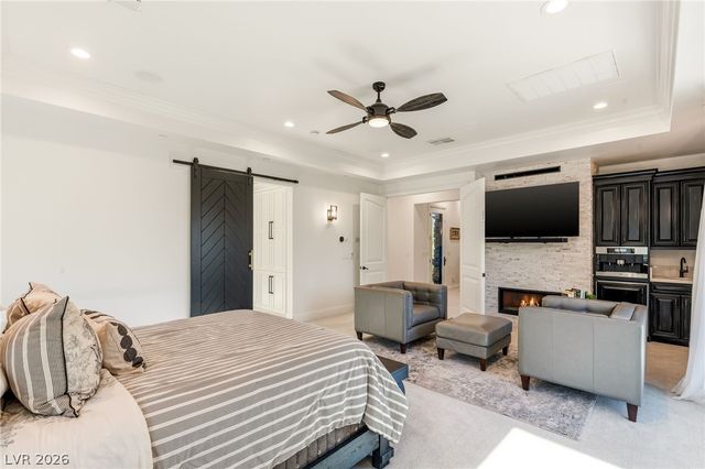 25 Pebble Dunes Court, Las Vegas, NV 89141