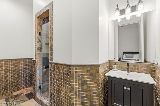 25 Pebble Dunes Court, Las Vegas, NV 89141