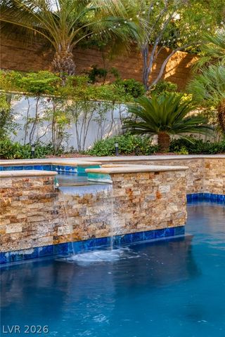 25 Pebble Dunes Court, Las Vegas, NV 89141