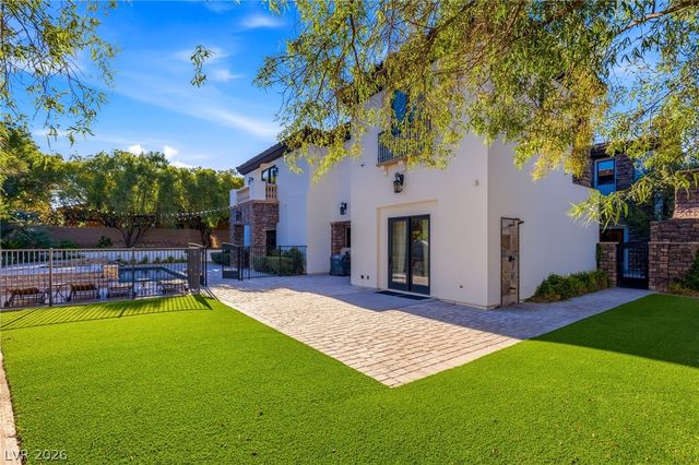 25 Pebble Dunes Court, Las Vegas, NV 89141